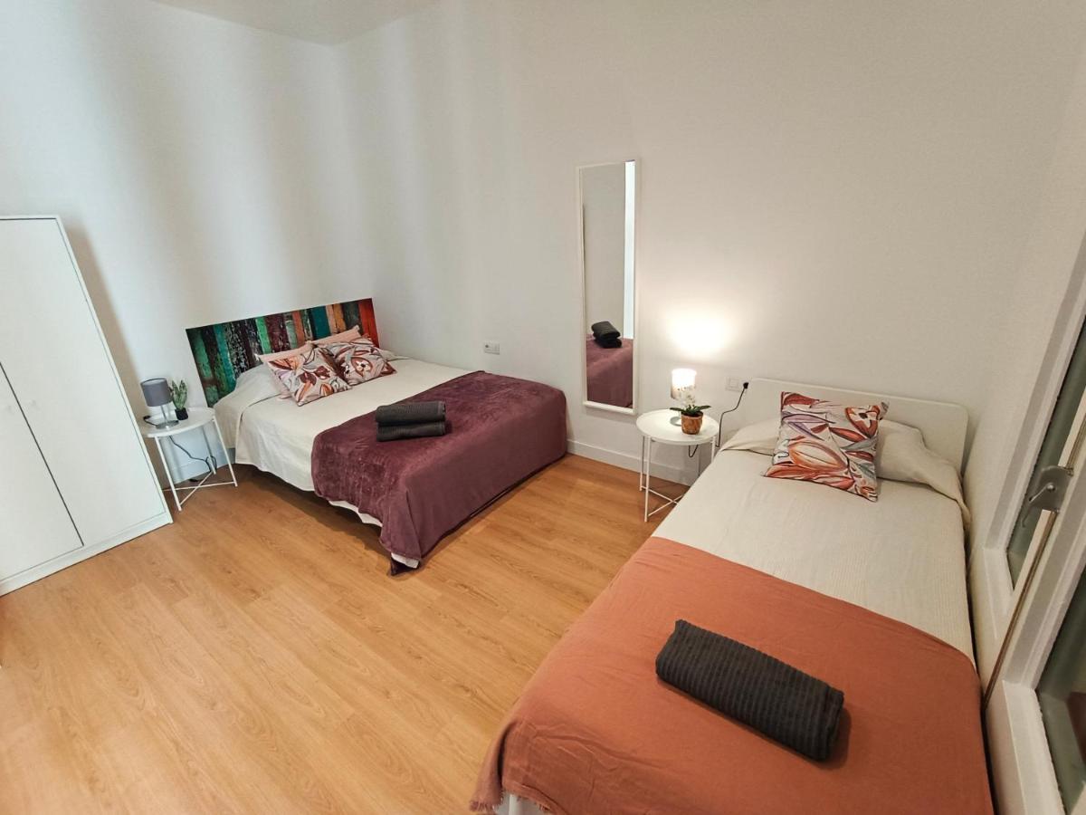 By Universitat Rooms Barcelona Exterior photo