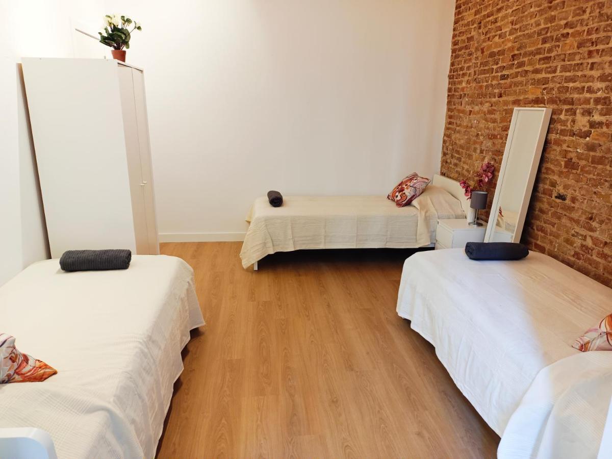 By Universitat Rooms Barcelona Exterior photo