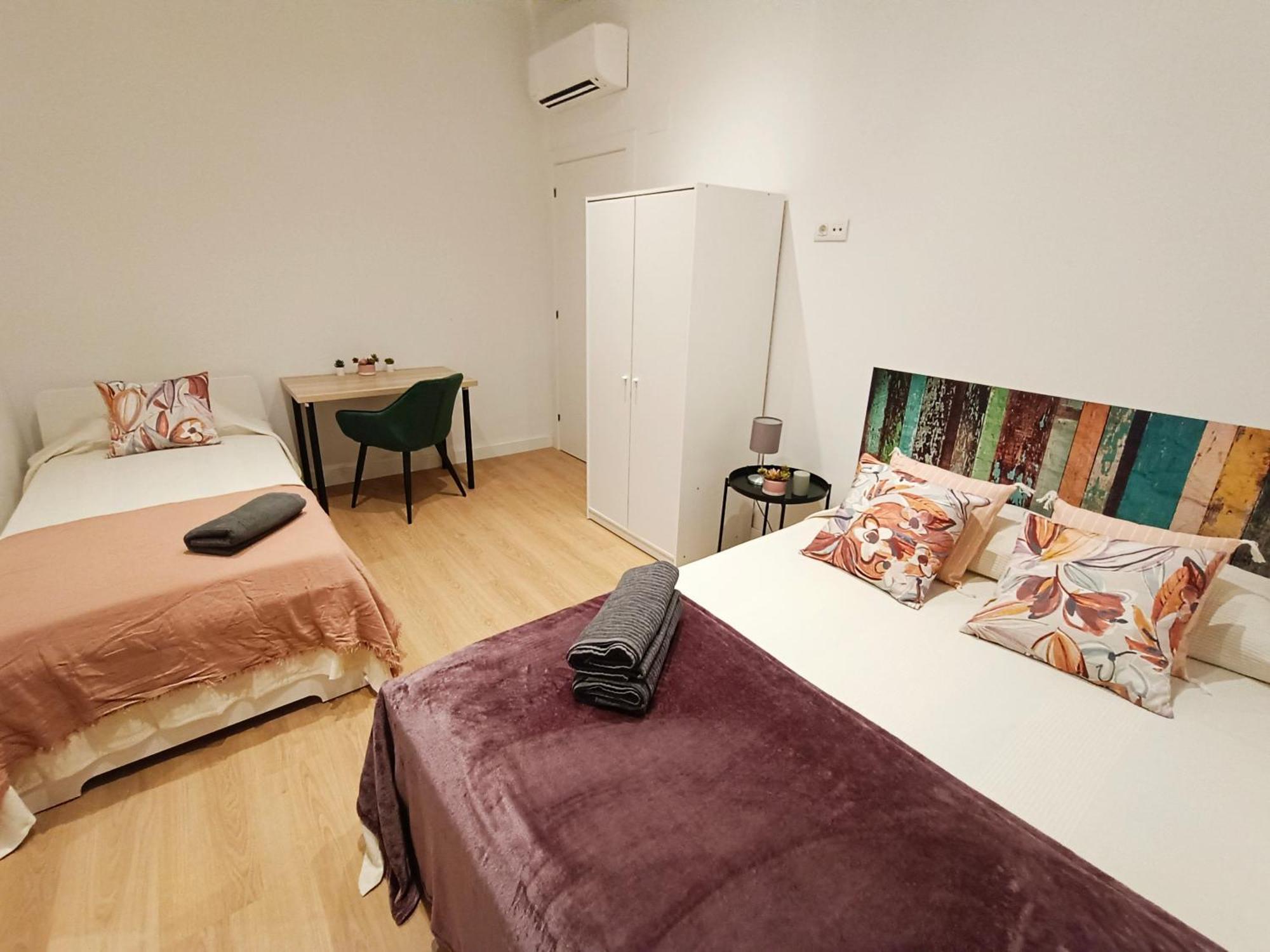 By Universitat Rooms Barcelona Exterior photo